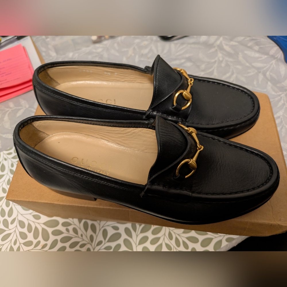 Gucci Black Leather Loafers Gold Horsebit Detailing Size 6.5 - Authenticated!